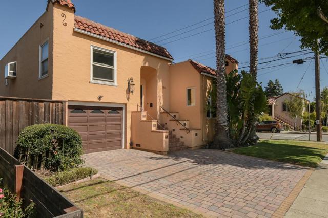 700 Howard Avenue, Burlingame CA: https://media.crmls.org/mediaz/22fa17c8-3d6b-4bd4-8d63-f6d2d1d5bc55.jpg