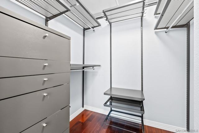 301 W G St, San Diego CA: https://media.crmls.org/mediaz/22fa2d4e-8baa-4095-bd81-0204a0dca4a8.jpg