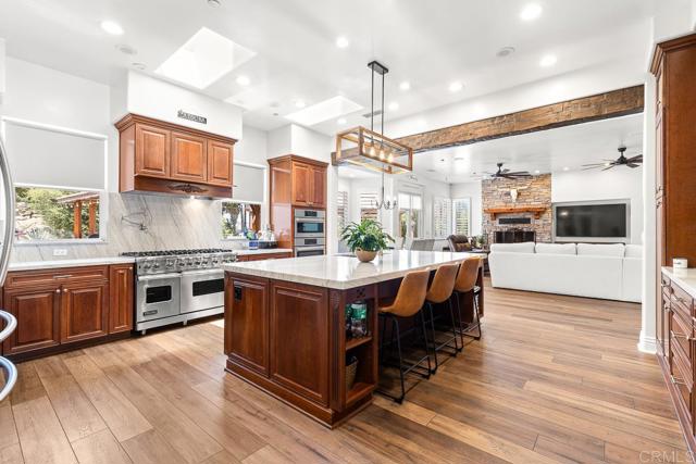 10166 Rancho Roble Rd., Escondido CA: https://media.crmls.org/mediaz/22fa414c-0b47-4265-b88c-907591a59c25.jpg