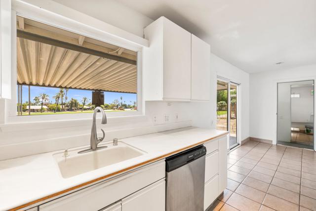 42660 Wisconsin Avenue, Palm Desert CA: https://media.crmls.org/mediaz/22fa79a4-bd34-4826-8cc5-37339f72aa52.jpg