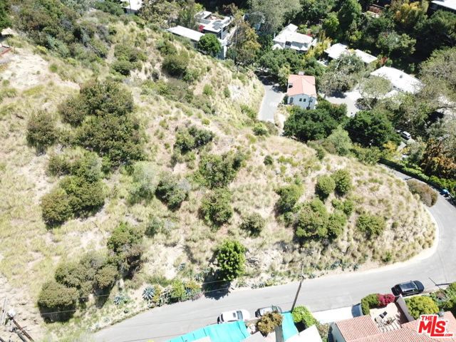 6053 Rodgerton Drive, Los Angeles CA: https://media.crmls.org/mediaz/22fa8b36-ab61-4887-9eec-3967079968cd.jpg