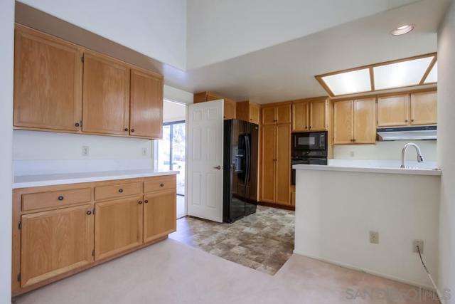 11742 Avenida Sivrita, San Diego CA: https://media.crmls.org/mediaz/22facbd1-fc14-475d-8077-d6e62c7372e5.jpg