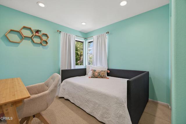 5004 Ladera Vista Drive, Camarillo CA: https://media.crmls.org/mediaz/22facdc0-3b37-4ce2-be72-474f55cbec19.jpg