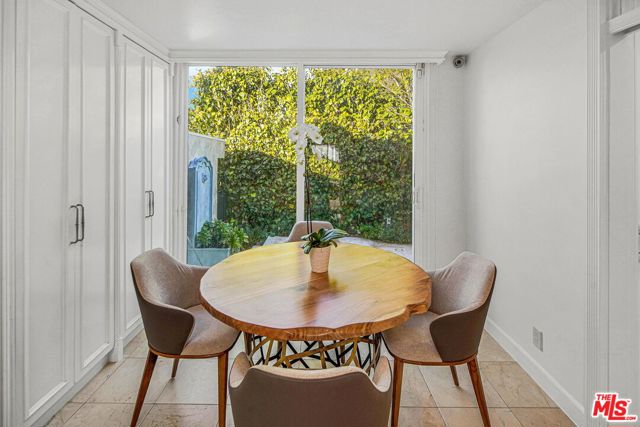 9620 Highridge Drive, Beverly Hills CA: https://media.crmls.org/mediaz/22fb3680-8404-4821-b53a-5c6b70198828.jpg
