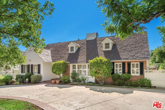 6317 Orion Avenue photo 2