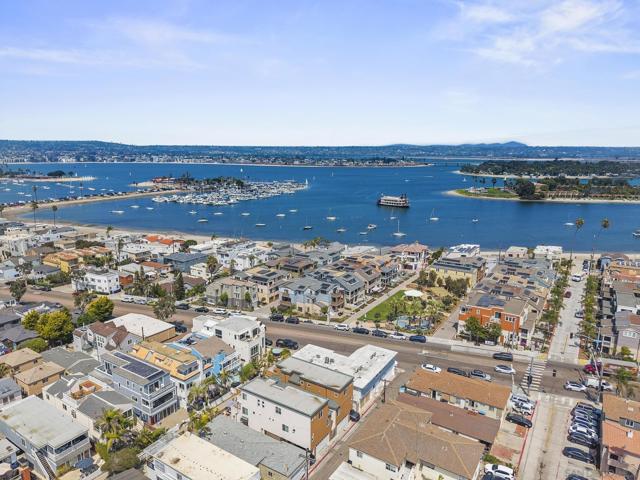 735 Jersey Court, San Diego CA: https://media.crmls.org/mediaz/22fc13fa-2a75-4df4-ace5-878e9c4e389b.jpg