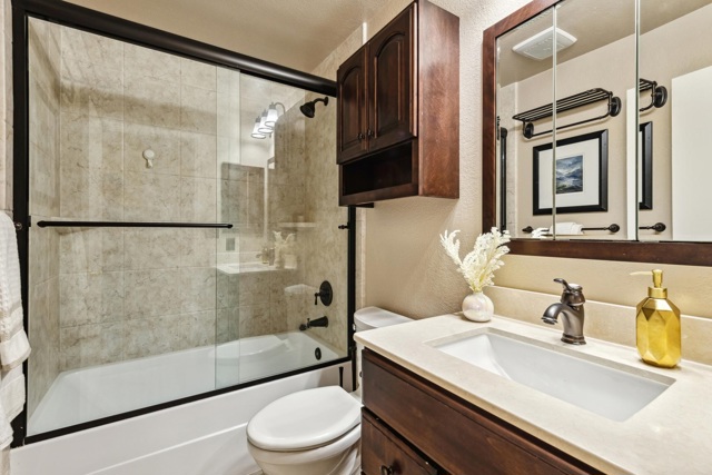 213 Ladera Plz, Union City CA: https://media.crmls.org/mediaz/22fc1c51-4e52-408f-9fee-17a1f8c26e60.jpg