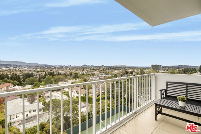 2170 Century Parkway, Los Angeles CA: https://media.crmls.org/mediaz/22fc4fca-1345-451d-9399-be87a2d9975b.jpg