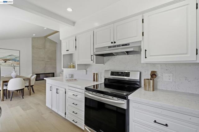 Image 17 of 39 For 7574 Birkdale Dr