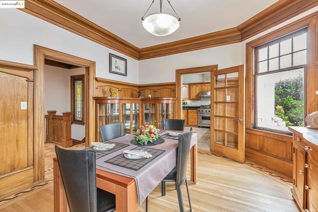 2033 Clement St, San Francisco CA: https://media.crmls.org/mediaz/22fd6d24-a60e-4ad6-a1fc-b5afc3f5f423.jpg