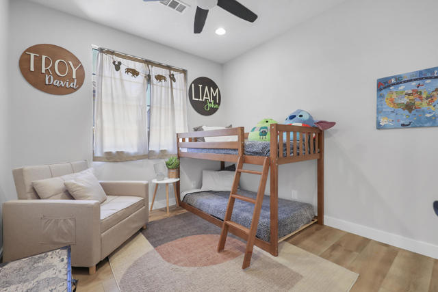 47875 Silverberry Street, La Quinta CA: https://media.crmls.org/mediaz/22fe3c25-a376-4c03-b911-743d3e7a42ff.jpg