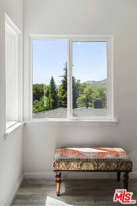 1840 Deloz Avenue, Los Angeles CA: https://media.crmls.org/mediaz/22fe8435-d1ee-4858-9a2f-ecf4e596aabe.jpg