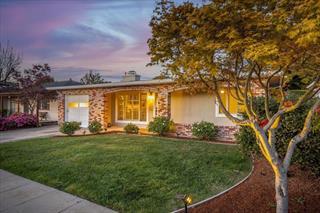 3937 Gillis Drive, San Mateo CA: https://media.crmls.org/mediaz/22fea750-85a9-4da1-a11a-96c42c846594.jpg