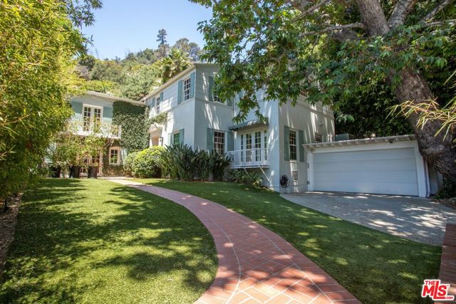 2055 Outpost Drive, Los Angeles CA: https://media.crmls.org/mediaz/22fec487-2680-452e-8edb-bc91937199d5.jpg