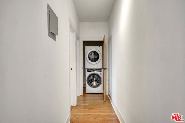 1216 N Kenmore Avenue, Los Angeles CA: https://media.crmls.org/mediaz/22ff1988-e46f-421c-be38-68fc6d0b4694.jpg