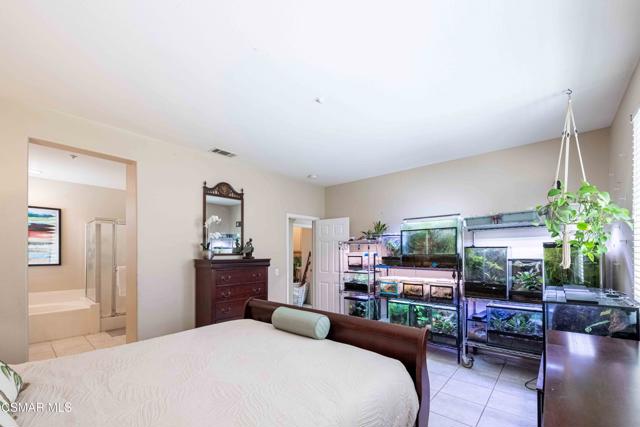 1633 Lola Way, Oxnard CA: https://media.crmls.org/mediaz/22ff6726-c3af-4ddc-9d8a-7ff0c9eccb7b.jpg