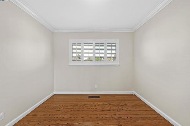 4208 Garland Dr, Fremont CA: https://media.crmls.org/mediaz/22ff729d-9331-457e-906a-df6ad7912206.jpg