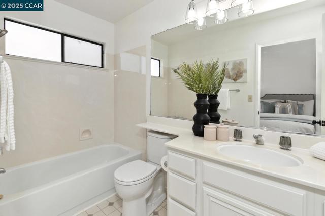 23 Shepardson Ln, Alameda CA: https://media.crmls.org/mediaz/22ffe7b6-8fc3-4923-b4a8-39a768460961.jpg