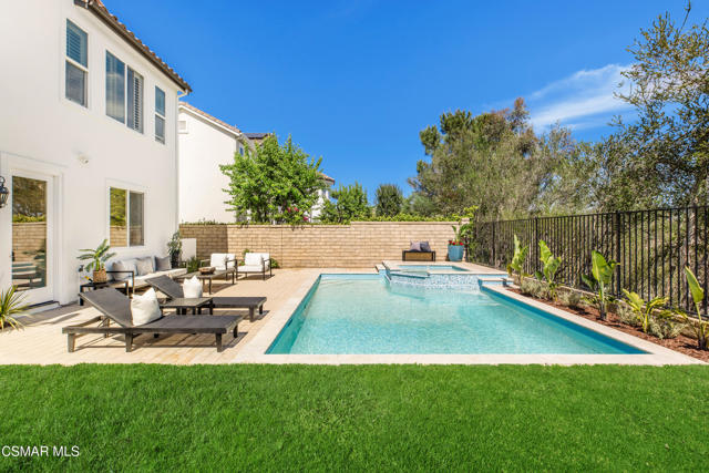 6072 Mandeville Place, Oak Park CA: https://media.crmls.org/mediaz/22fff383-7591-4ebf-b909-24ebb9a8bd76.jpg