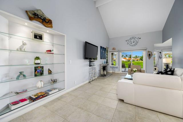 117 Avellino Circle, Palm Desert, CA 92211