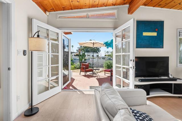 Detail Gallery Image 30 of 44 For 7209 Draper, La Jolla,  CA 92037 - 3 Beds | 3 Baths