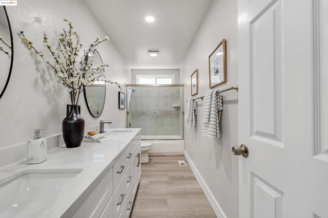 2802 Jones Gate Ct, Pleasanton CA: https://media.crmls.org/mediaz/230038f7-4948-484a-b56b-8fed98a6ee97.jpg