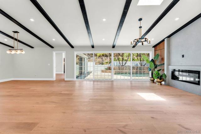 7105 Mimosa Dr, Carlsbad CA: https://media.crmls.org/mediaz/2300564c-9459-4420-9cb7-787df9be24e5.jpg