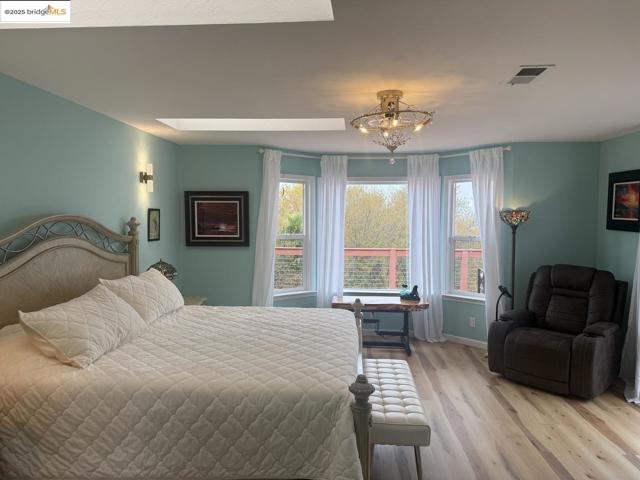 2269 Cypress AVE, San Pablo CA: https://media.crmls.org/mediaz/23007a41-de2c-4267-a136-08943467b56f.jpg