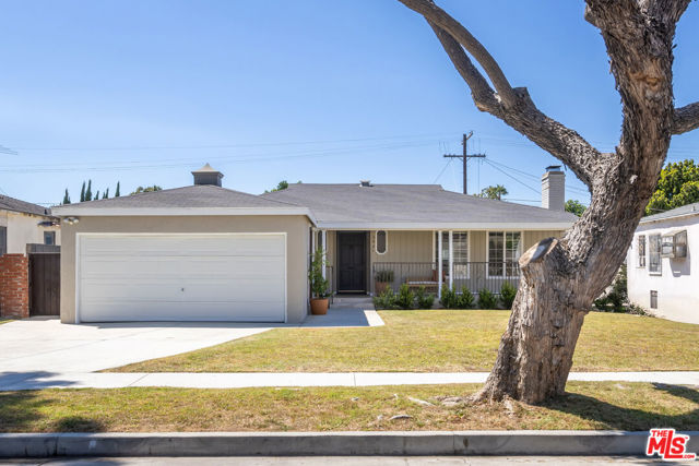 3921 S Victoria Avenue, Los Angeles CA: https://media.crmls.org/mediaz/2300b57a-6840-497f-9eda-3a9bfd1e1dc5.jpg