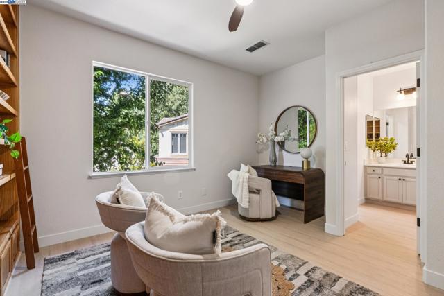 5929 Linwood Cmn, Livermore CA: https://media.crmls.org/mediaz/23020a96-b98e-41a2-b720-2086e0e1fa65.jpg