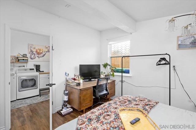 6212 Streamview Dr, San Diego CA: https://media.crmls.org/mediaz/23022d38-40cd-49e4-8ee1-9d9fc4eedaa4.jpg