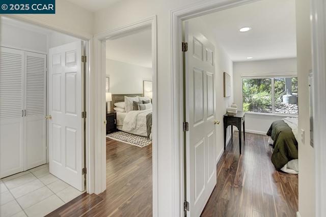 3136 Tice Creek Dr, Walnut Creek CA: https://media.crmls.org/mediaz/23027a40-e4ca-4701-94c0-40ef912b6d1c.jpg