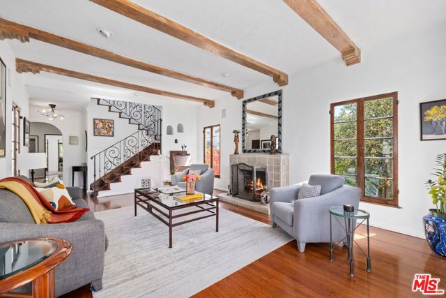 10516 Tennessee Avenue, Los Angeles CA: https://media.crmls.org/mediaz/2302a326-1729-4008-b2f1-9593f82bd1dc.jpg