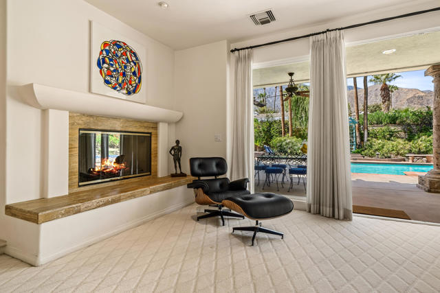 835 N Avenida Palmas, Palm Springs, CA 92262