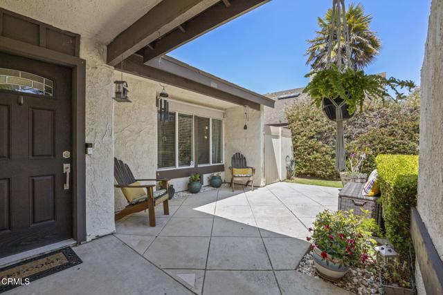 3151 W Hemlock Street, Oxnard CA: https://media.crmls.org/mediaz/230372b7-5867-467a-af4d-307e0bd0ee80.jpg