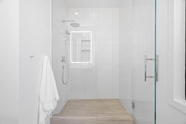 369 La Cuesta Drive, Portola Valley CA: https://media.crmls.org/mediaz/2303d3a5-b1f5-4e7a-8673-b6b43d35ba5e.jpg