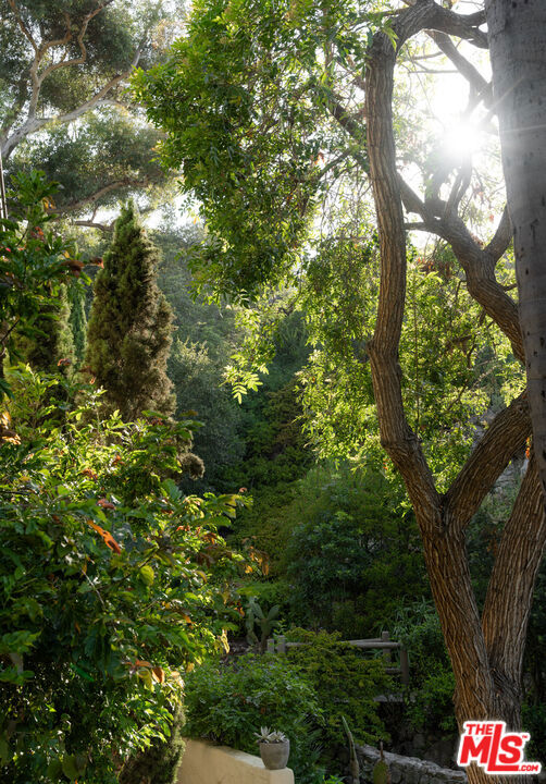 15 Loma Media Road, Santa Barbara CA: https://media.crmls.org/mediaz/23045acc-5602-49c3-855c-03bbe308ed99.jpg