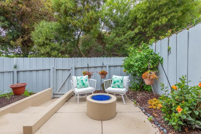 Detail Gallery Image 20 of 26 For 827 Del Mar Downs Rd #E,  Solana Beach,  CA 92075 - 3 Beds | 2/1 Baths