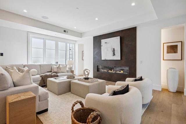 55 Irving Avenue, Atherton CA: https://media.crmls.org/mediaz/23062c33-aec2-4e6a-b215-48d806051550.jpg