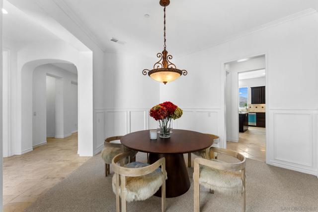 5527 Alexandrine Ct, Oceanside CA: https://media.crmls.org/mediaz/23063972-2e5c-4520-9666-1215e6f07d3e.jpg