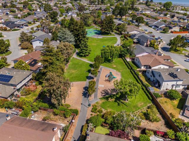 372 Bluefish Court, Foster City CA: https://media.crmls.org/mediaz/23067da3-9204-4605-a5c8-2b57c6f78a88.jpg