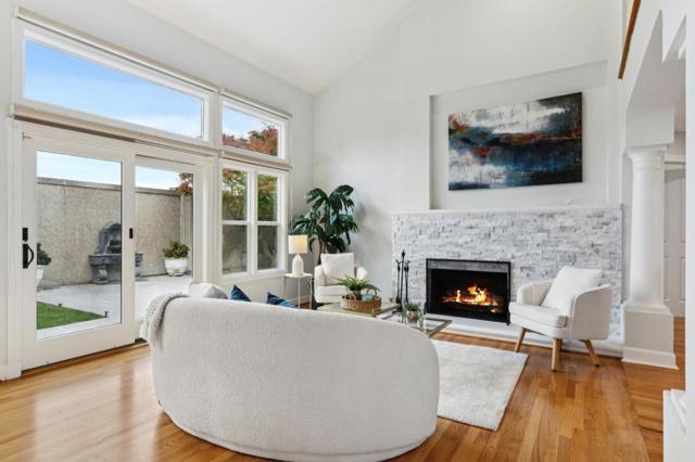 321 Eagle Trace Drive, Half Moon Bay CA: https://media.crmls.org/mediaz/2306adc2-92aa-4273-941b-56bbd119b8b0.jpg