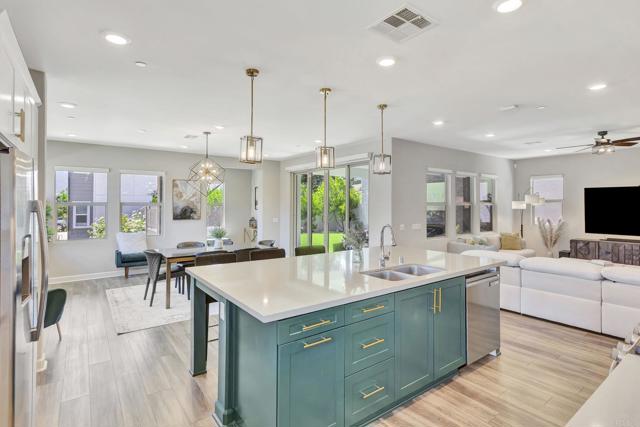 Detail Gallery Image 5 of 75 For 21678 Long Trot Dr, Escondido,  CA 92029 - 4 Beds | 3 Baths