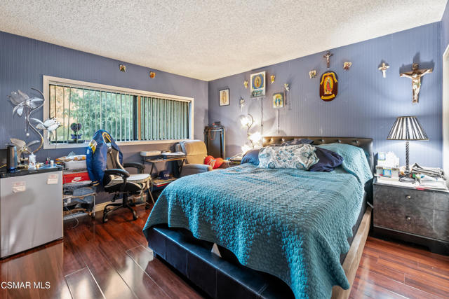 12521 Bradley Avenue, Sylmar CA: https://media.crmls.org/mediaz/2307a3ec-af0e-4976-b732-83da21009d20.jpg