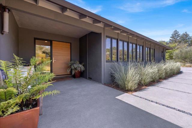 415 Cervantes Road, Portola Valley CA: https://media.crmls.org/mediaz/2307f158-7a77-4c2d-990d-0a33cfa4b571.jpg
