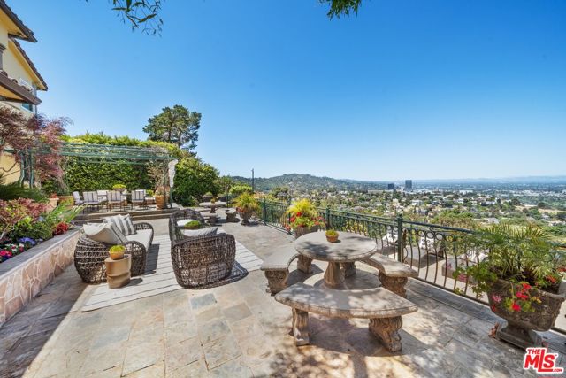 3595 Wonder View Drive, Los Angeles, California 90068, 5 Bedrooms Bedrooms, ,5 BathroomsBathrooms,Single Family Residence,For Sale,Wonder View,24391313