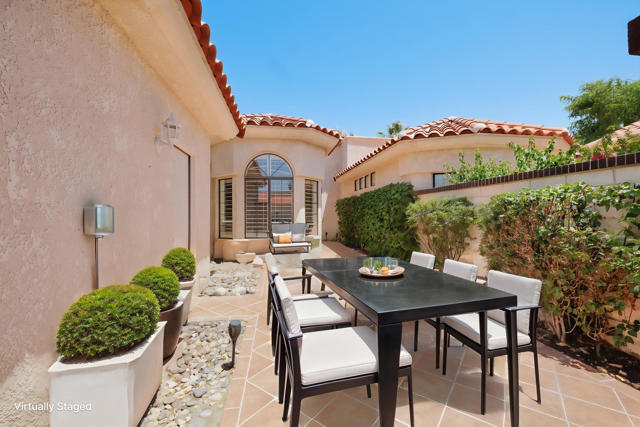 106 Celano Circle, Palm Desert CA: https://media.crmls.org/mediaz/2308bf3d-4c9b-452b-bf85-b7ea89e01f07.jpg