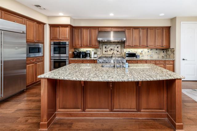 6851 Helenite Place, Carlsbad CA: https://media.crmls.org/mediaz/2309af2f-53d5-4c8d-868d-2ca5e253ecec.jpg