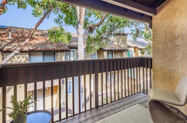 1680 N Coast Hwy 101, Encinitas CA: https://media.crmls.org/mediaz/230a5799-3500-42cd-8a3c-07590484e609.jpg