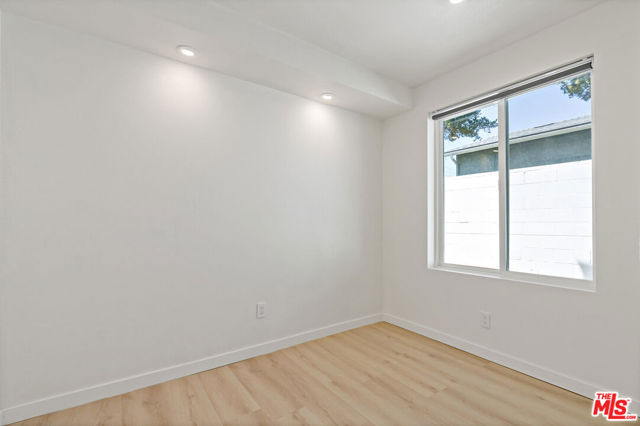 23906 1/2 Darbun Drive, Newhall CA: https://media.crmls.org/mediaz/230a5d5e-dfe3-44ad-ab05-1f45f67ce633.jpg